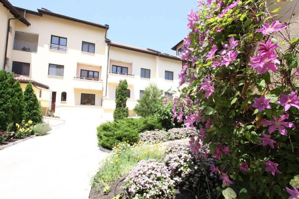 Asti Arthotel Sinemoretz Buitenkant foto