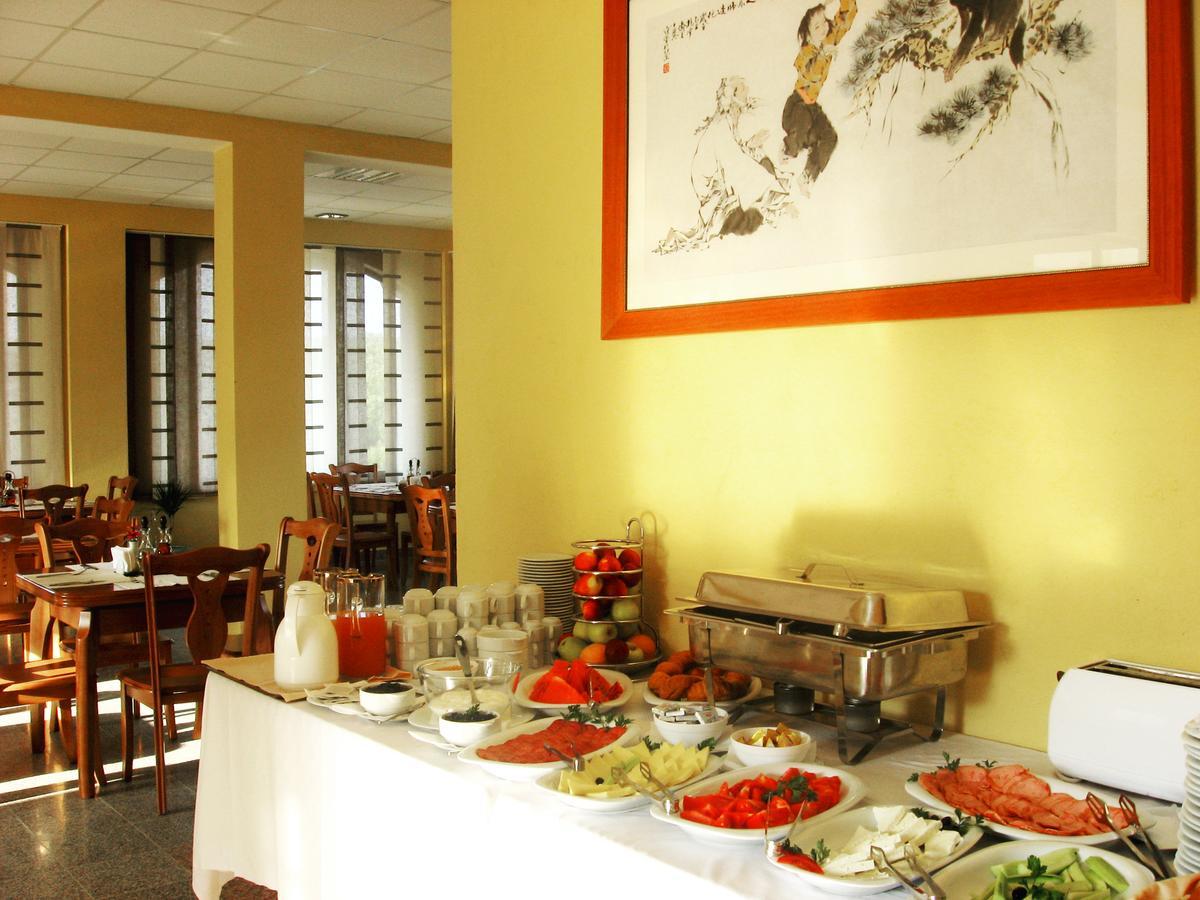 Asti Arthotel Sinemoretz Buitenkant foto