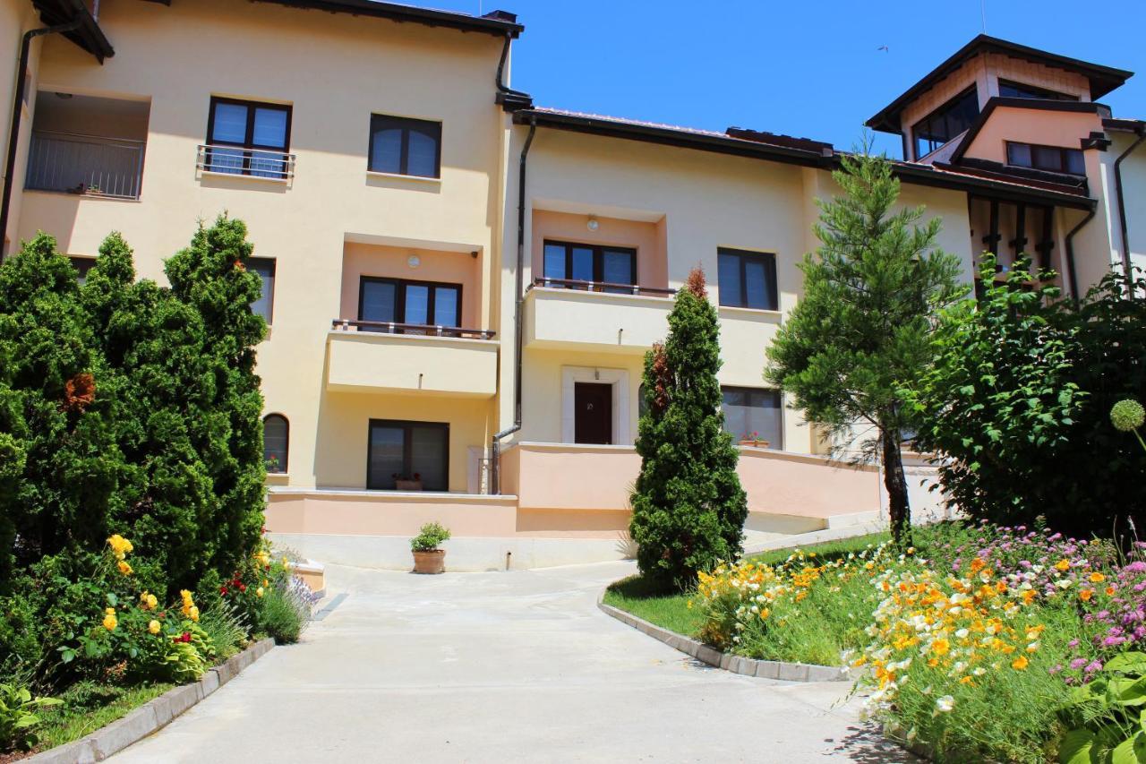 Asti Arthotel Sinemoretz Buitenkant foto