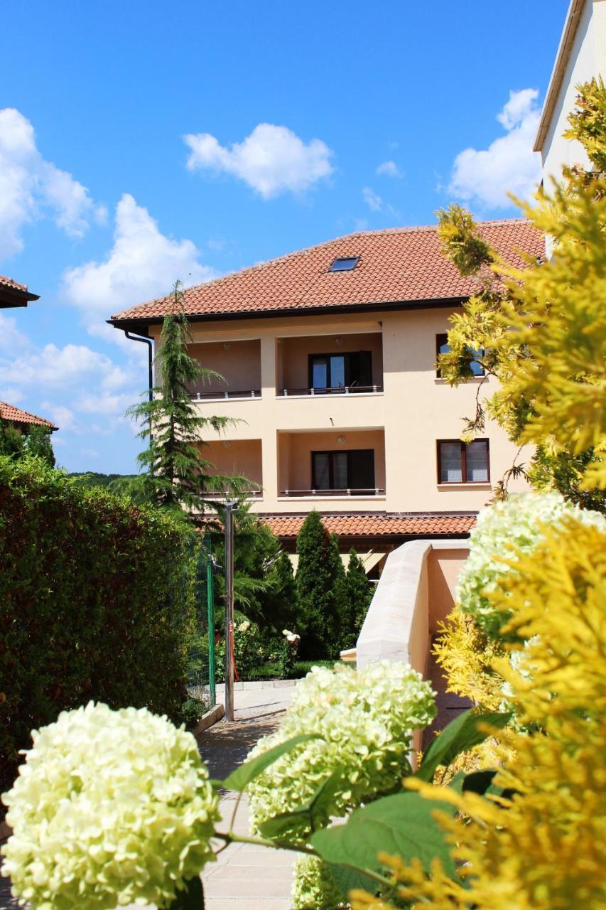 Asti Arthotel Sinemoretz Buitenkant foto